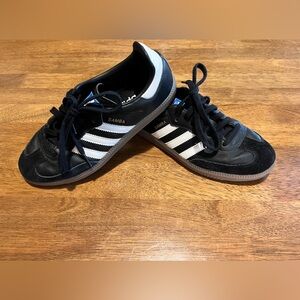 ADIDAS Samba Soccer Sneaker